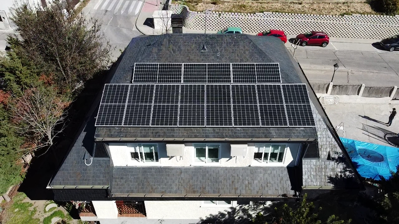 ¿Cuánto cuesta instalar placas solares y como se hace?